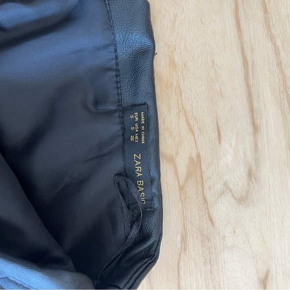 Zara Quilted Mini Skirt - Picture 3 of 3